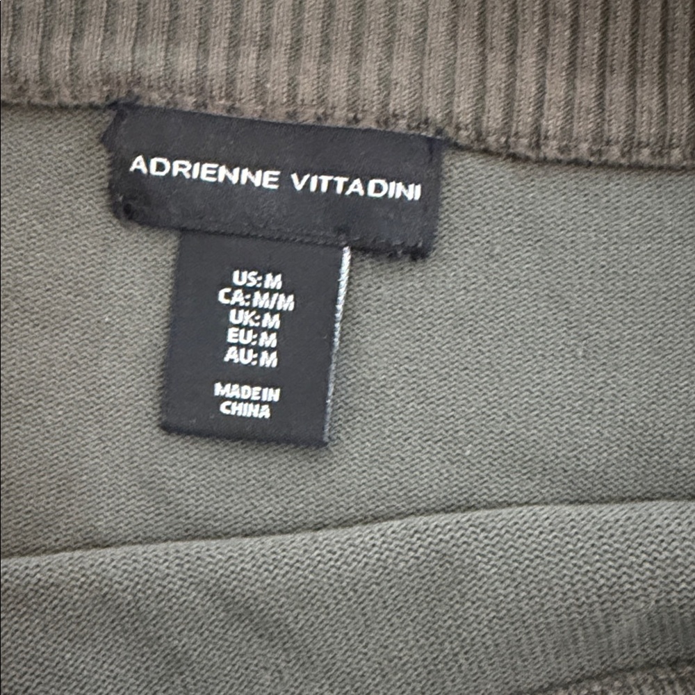 Adrienne Vittadini olive green Knit women’s sweater size M - Picture 7 of 9